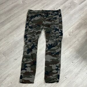 True Religion Distressed Skinny Jeans Size: 2XL